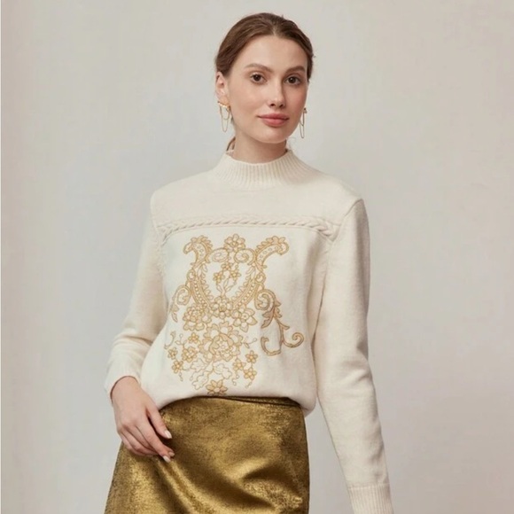 Elegant Cream and Gold Sweater - Picture 2 of 5